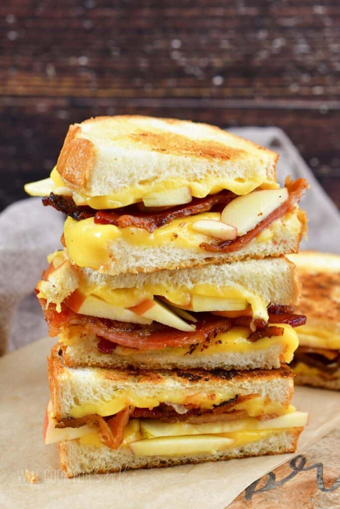Apple Bacon Gouda Grilled Cheese